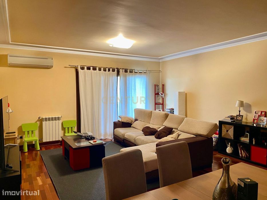 Exclusivo T3 de 180 m² com Vista Rio no prestigiado Condomínio Solar d