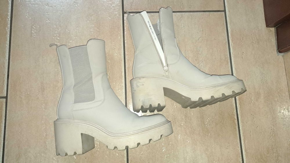 buty  beżowe sztyblety