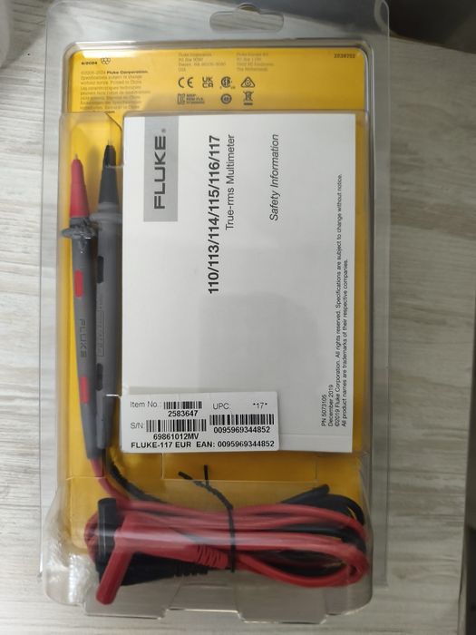 Мультиметр Fluke 117 з безконтактним індикатором напруги