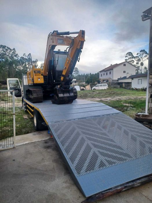 Venda de camião Renault porta máquinas