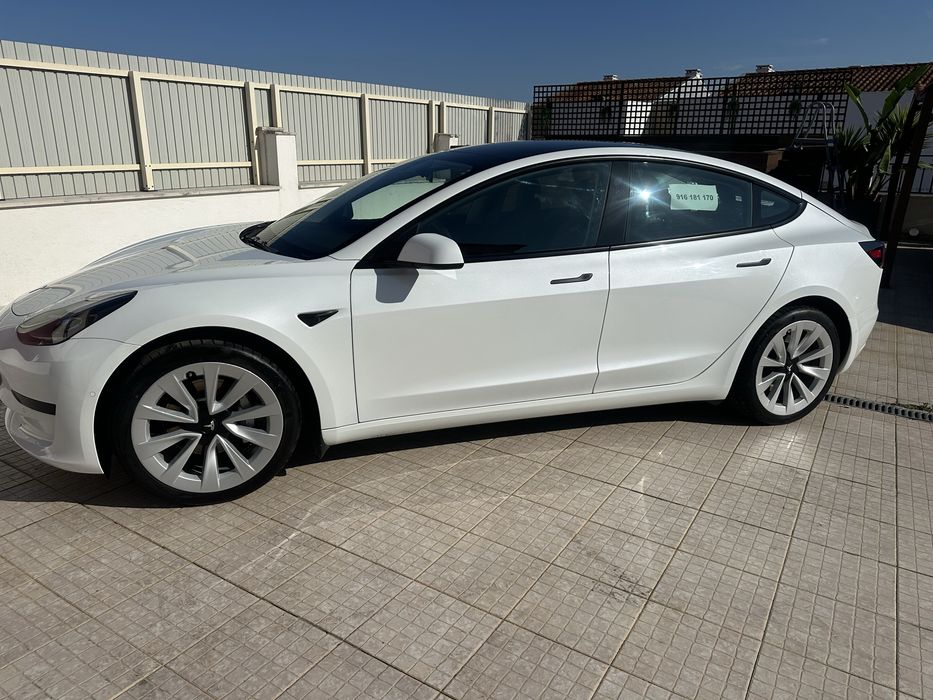Tesla Model 3 impecavel