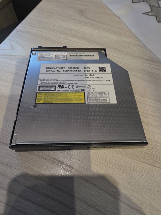 DVD RW nad optyczny do laptopa.