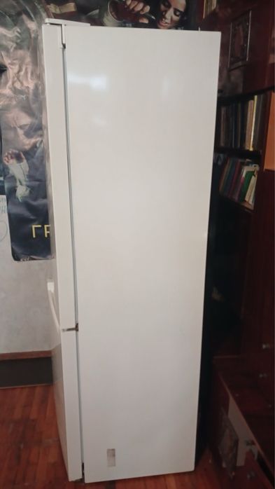 Холодильник  Indesit 185 см