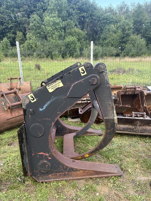 Chwytak do drewna do ladowarki przegubowej teleskopowej merlo manitou caterpillar jcb komatsu