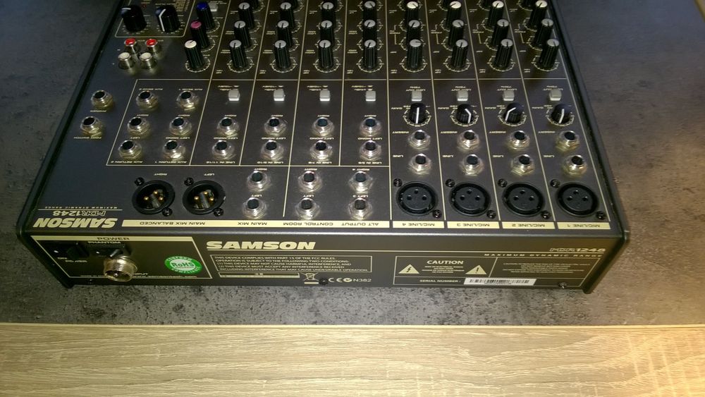 Samson MDR1248 микшерный пульт 12 каналов +  DSP процессор эффектов