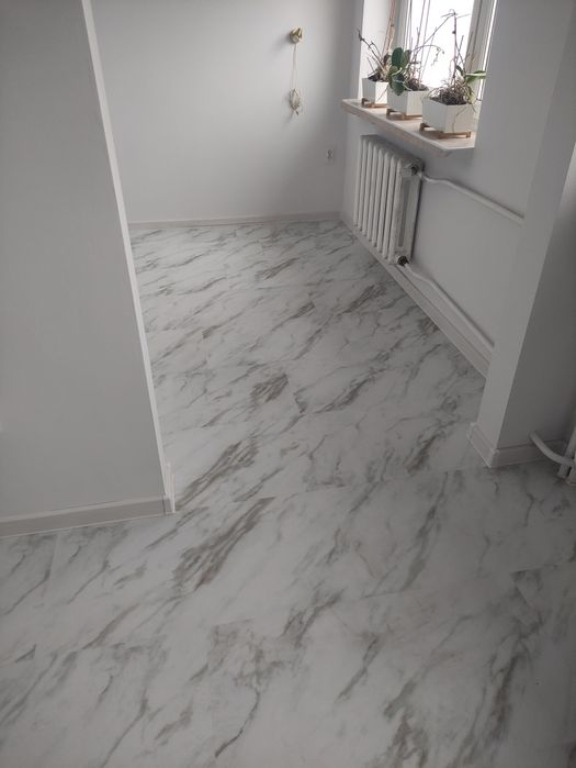 Układanie montaż paneli podłogowych, składanie mebli