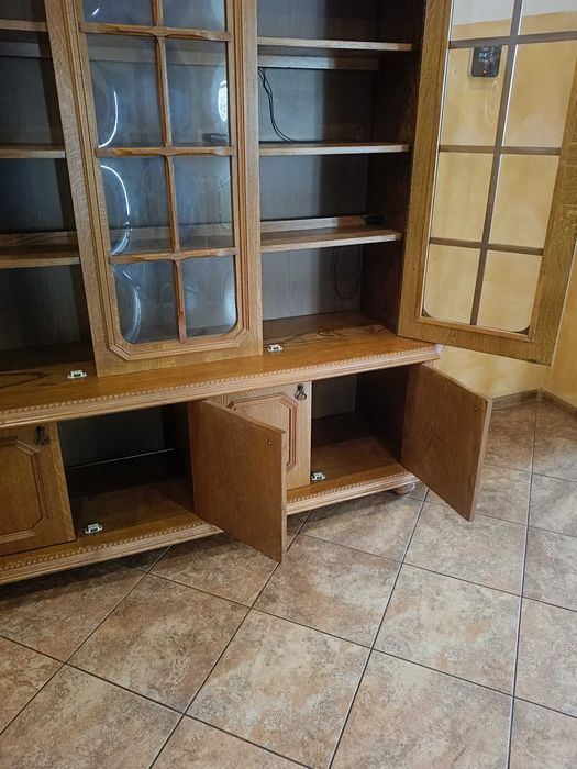 Witryna dębowa, przeszklona wraz z szafką RTV