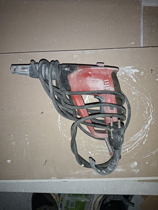 Conjunto de aparafusadoras em bom estado