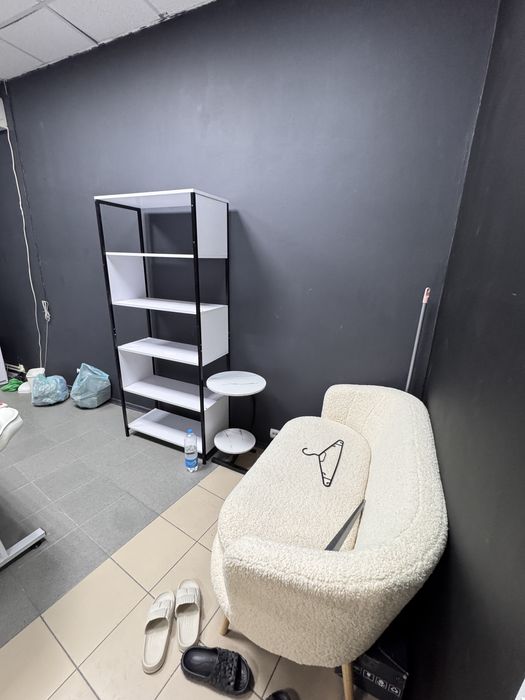 Сдам кабинет мастеру бьюти , офис  м.Масельского 5 минут .