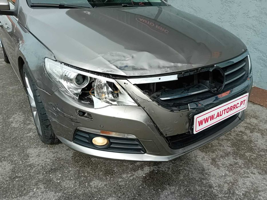 VW Passat CC 2.0 tdi DSG - Nacional ( pequeno sinistro ) - NEGOCIÁVEL