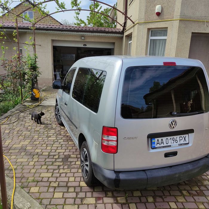 Продам свое авто Фольксваген Кадди