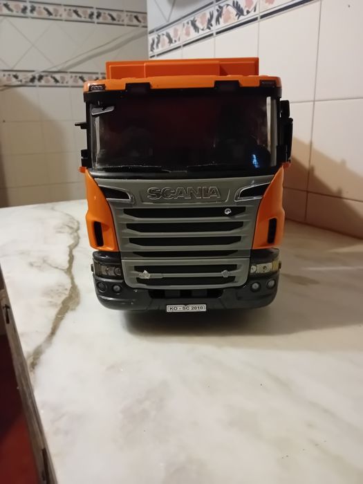 Camião Escala 1:16 ( Com Peça em Falta  )