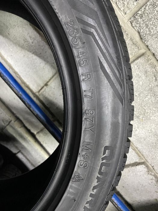 Зимові шини 235/45 R17 (97Y) VREDESTEIN