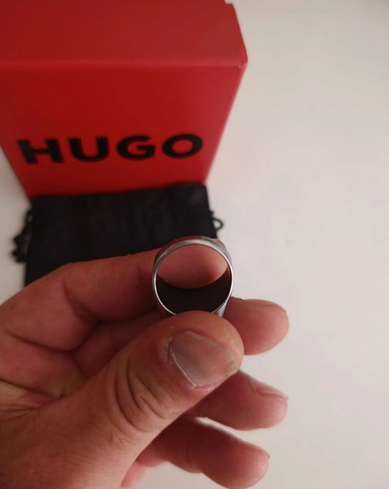 Anel Hugo boss como novo