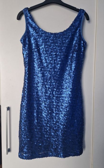 Śliczna cekinowa sukienka