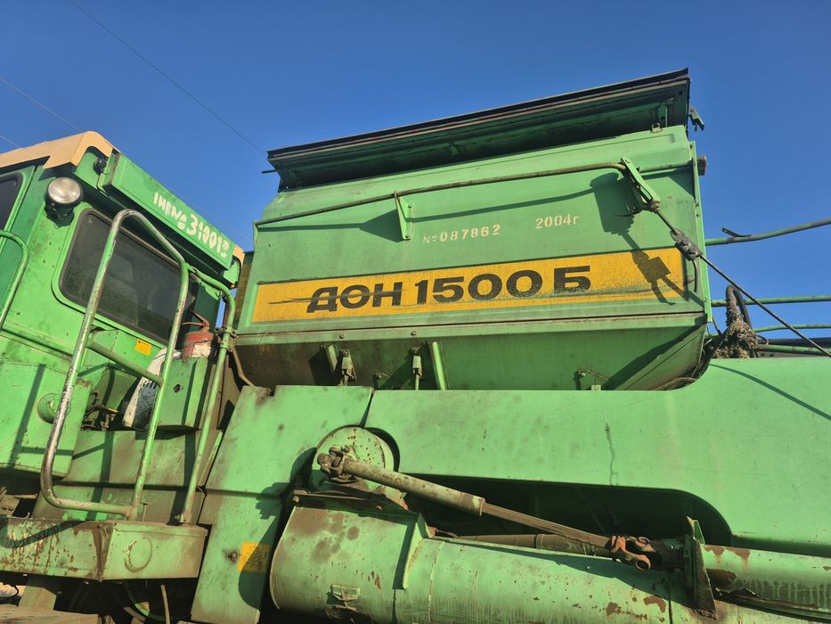 Комбайн Дон 1500б