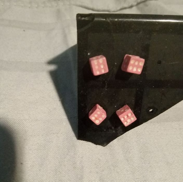 Brincos Sopa de letras e dados 35 pares de brincos  novos stock