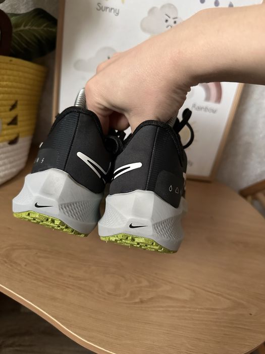 Фірмові кросівки Nike