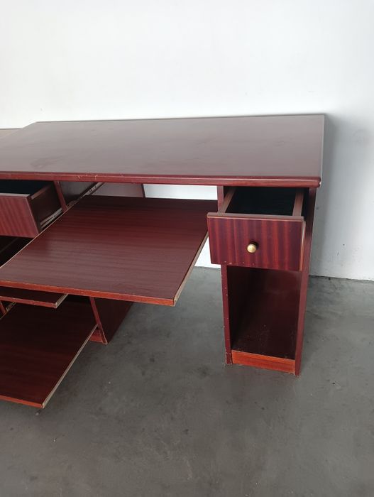 Secretária para computador e impressora