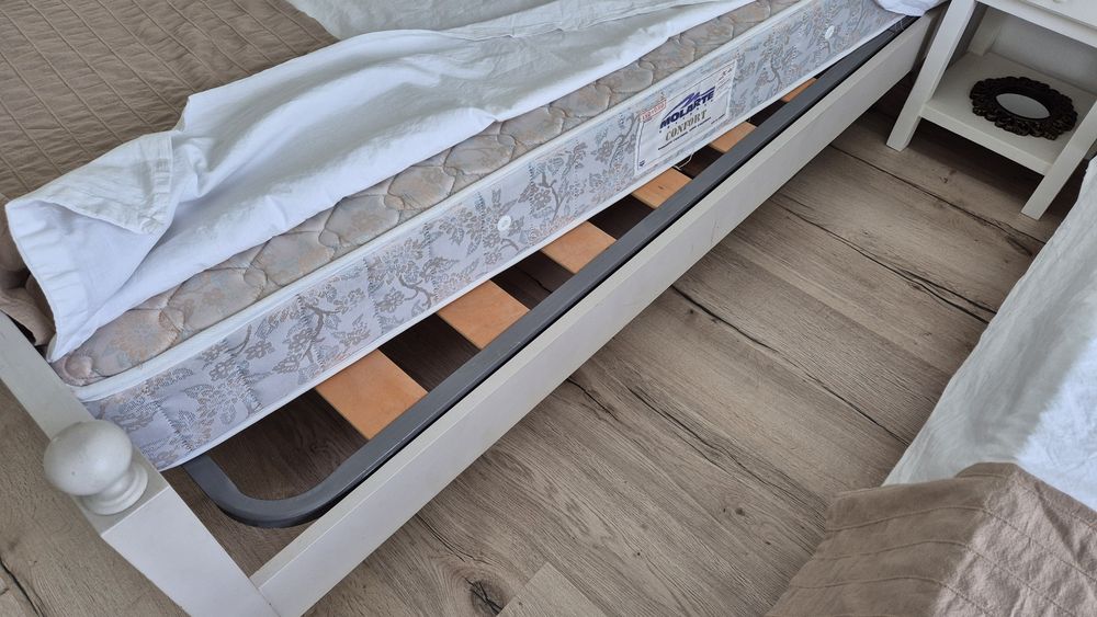 Cama 190x90cm com estrado (colchão não incluído)
