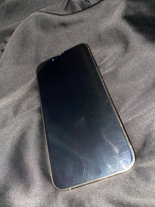 Айфон 13 про в золотом цвете