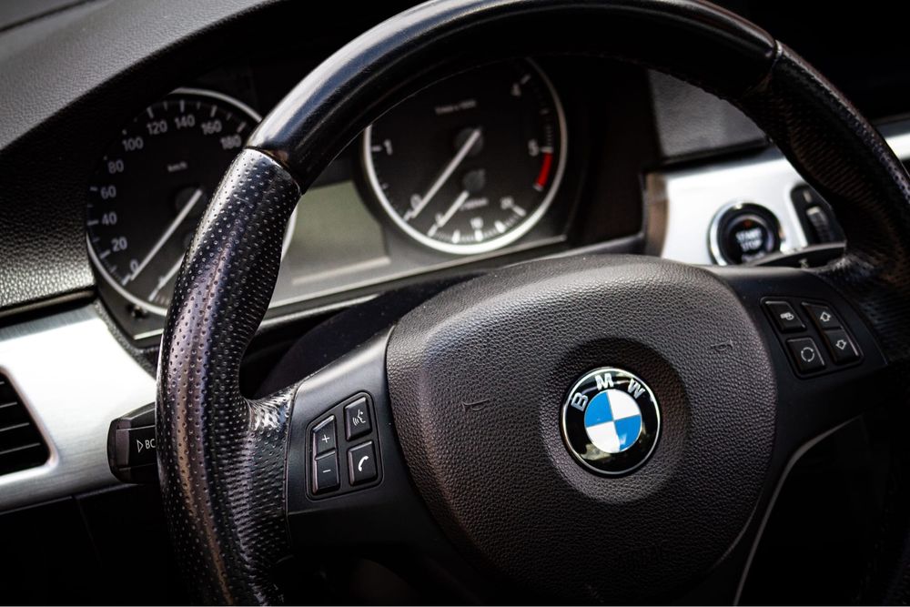 BMW 320 coupe x-drive pack M