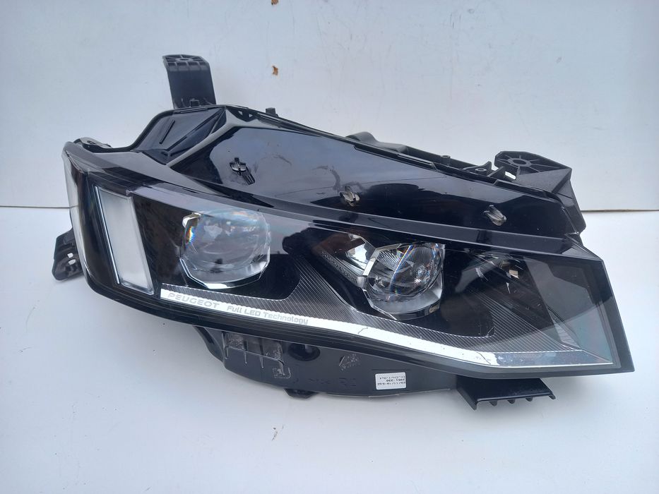 Peugeot 508 II  18-Lampa prawa przednia Full Led EU