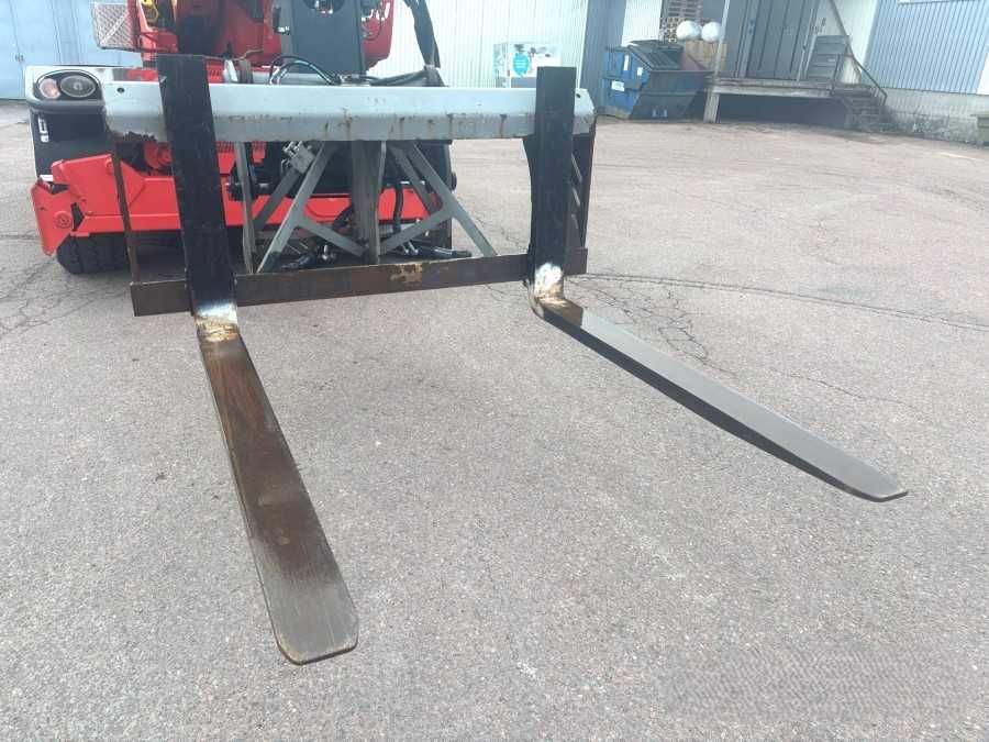 Ładowarka teleskopowa MANITOU MRT 2550 + Privilege