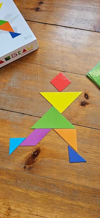 Gra planszowa i zabawka edukacyjna Tangram