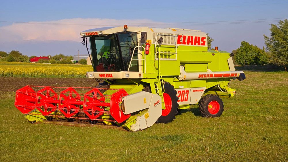 Комбайн зернозбиральний свіжопривезений mega claas
