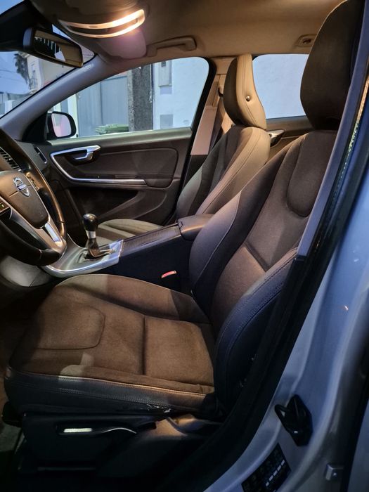Volvo V60 D2  1.6d drive Momentum  carrinha Nacional