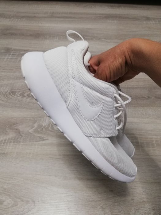 Adidasy damskie białe Nike Roshe One. R. 36,5.