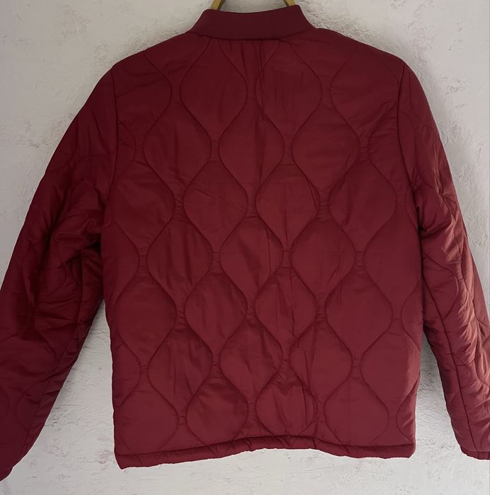 Жіночій куртка-бомбер на осінь