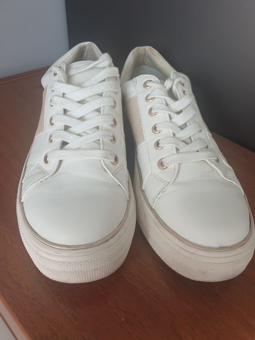 Buty damskie białe