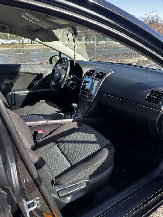 Toyota Avensis 2010 Webasto