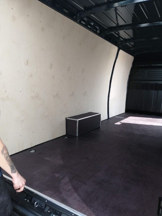 Profesjonalne zabudowy do samochodów Iveco Daily L4H2 i innych aut