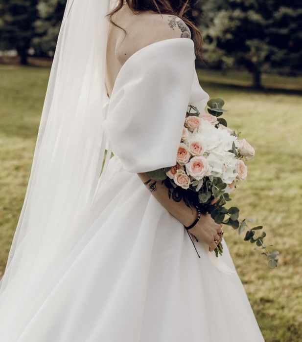 Продам весільну сукню