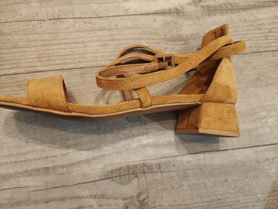 Sandałki rozm..40