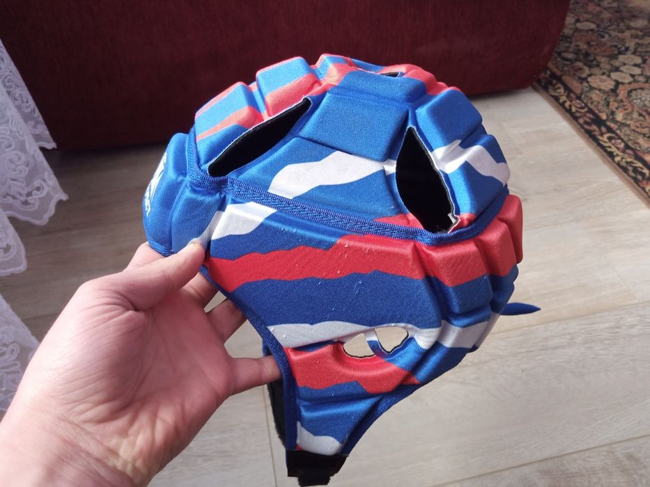 Шлем для єдиноборства