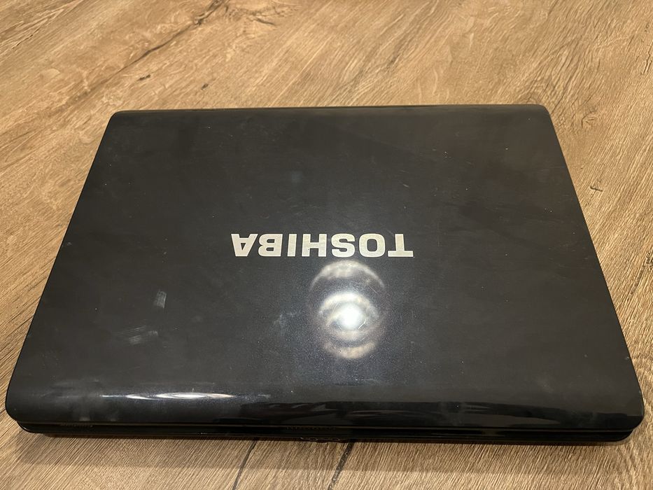 Computador portátil Toshiba A200-1EK a funcionar