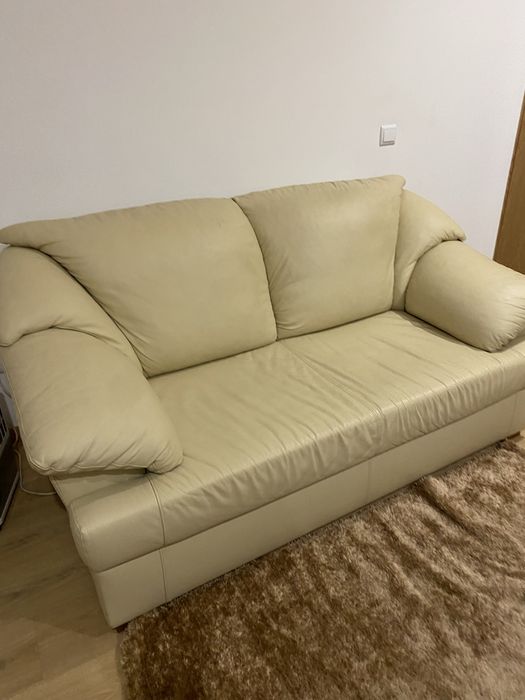 Sofá 3 lugares em couro e sofá de um lugar