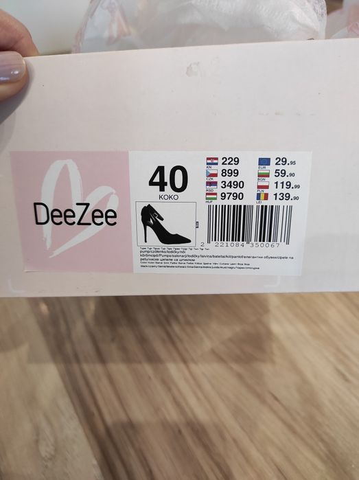 Szpilki czarne DeeZee 40