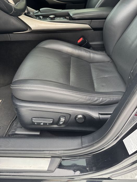 Продам стильний Lexus IS 2014