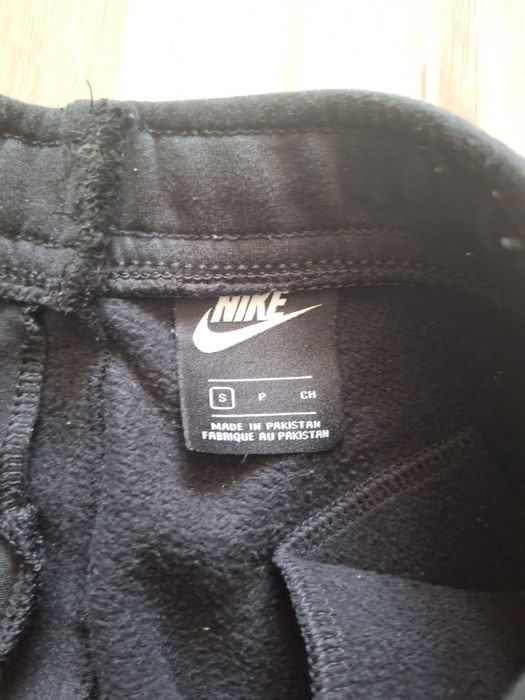 Czarne dresy Nike