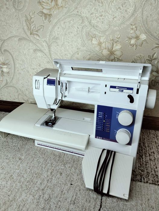 Швейна машина Husqvarna