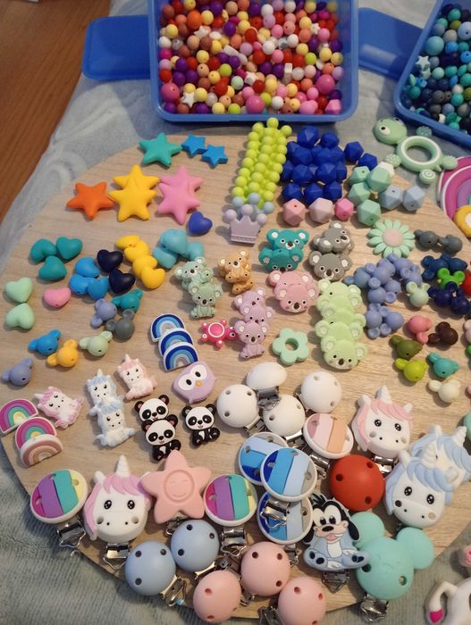 Vendo acessórios para fazer prendedor de chupetas