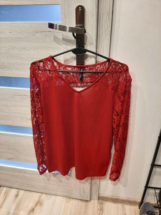 Bluzeczka z koronką