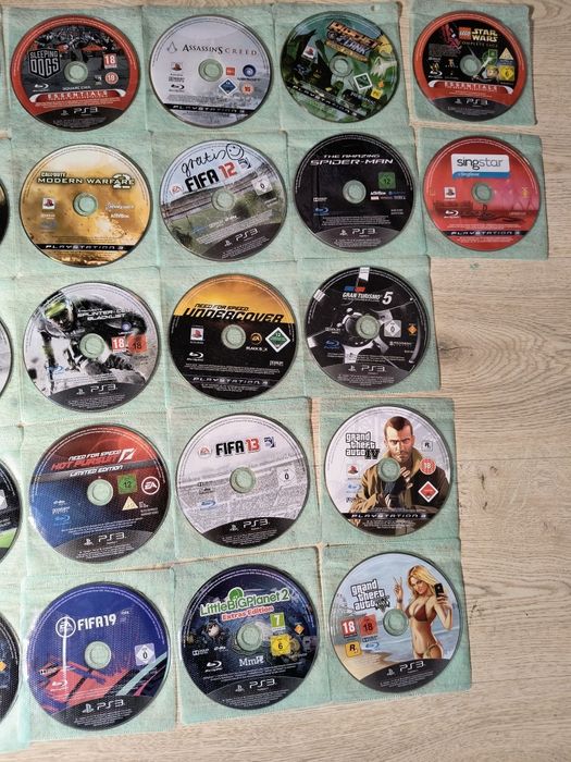 27 gier PS3 GTA FIFA Assassins Call od Duty Need for speed