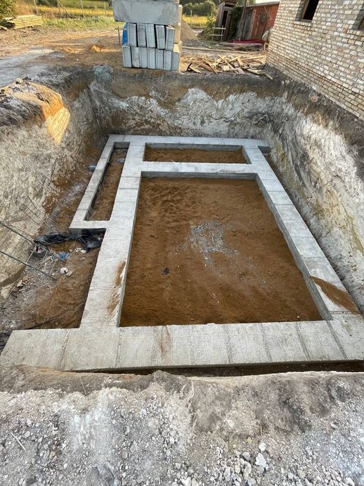 Будівництво будинків, фундаменти,