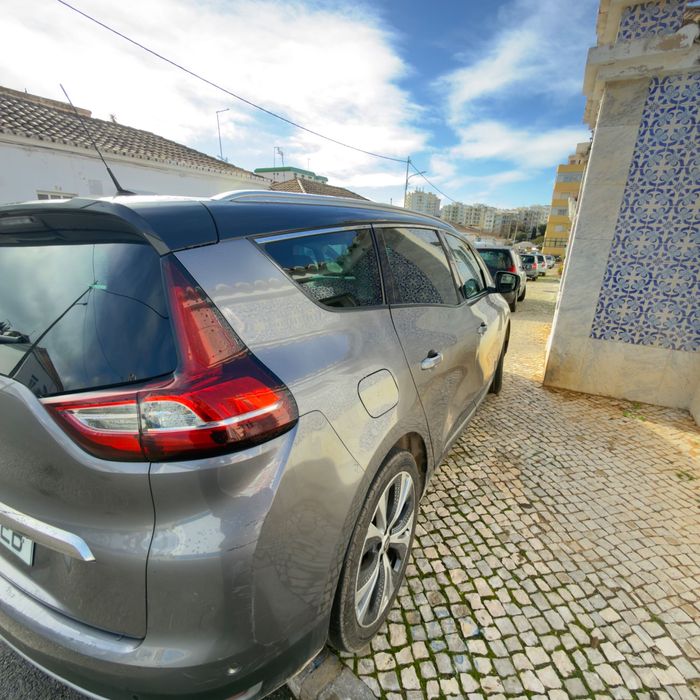 Vendo Renault scenic de 7 lugares toda automática de 2018